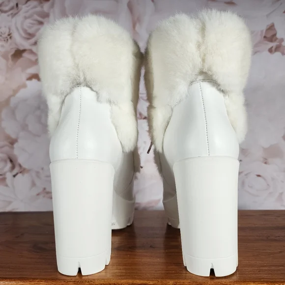 NWOB Jessica Simpson White Fur Miri Boot 7.5M